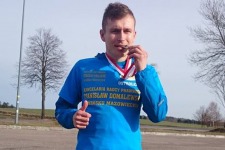 Przemysaw Dbrowski z medalem