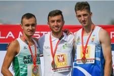 Daniel Gadomski (pierwszy z lewej) zaj sidme miejsce w mistrzostwach